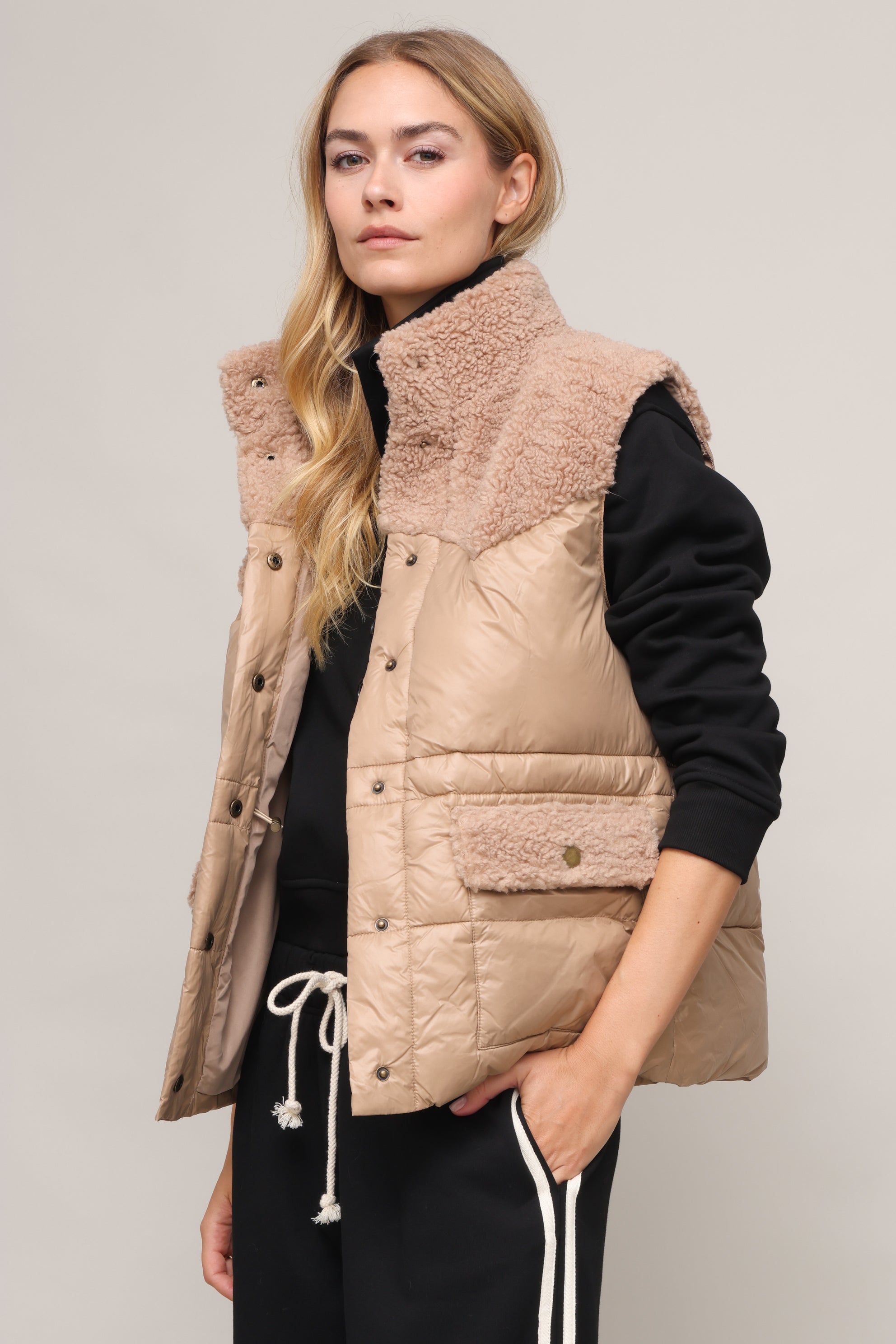 【タグ付き新品未使用品】Eaphi 2WAY LOOP VEST ベージュ Alex Vest – Mixology