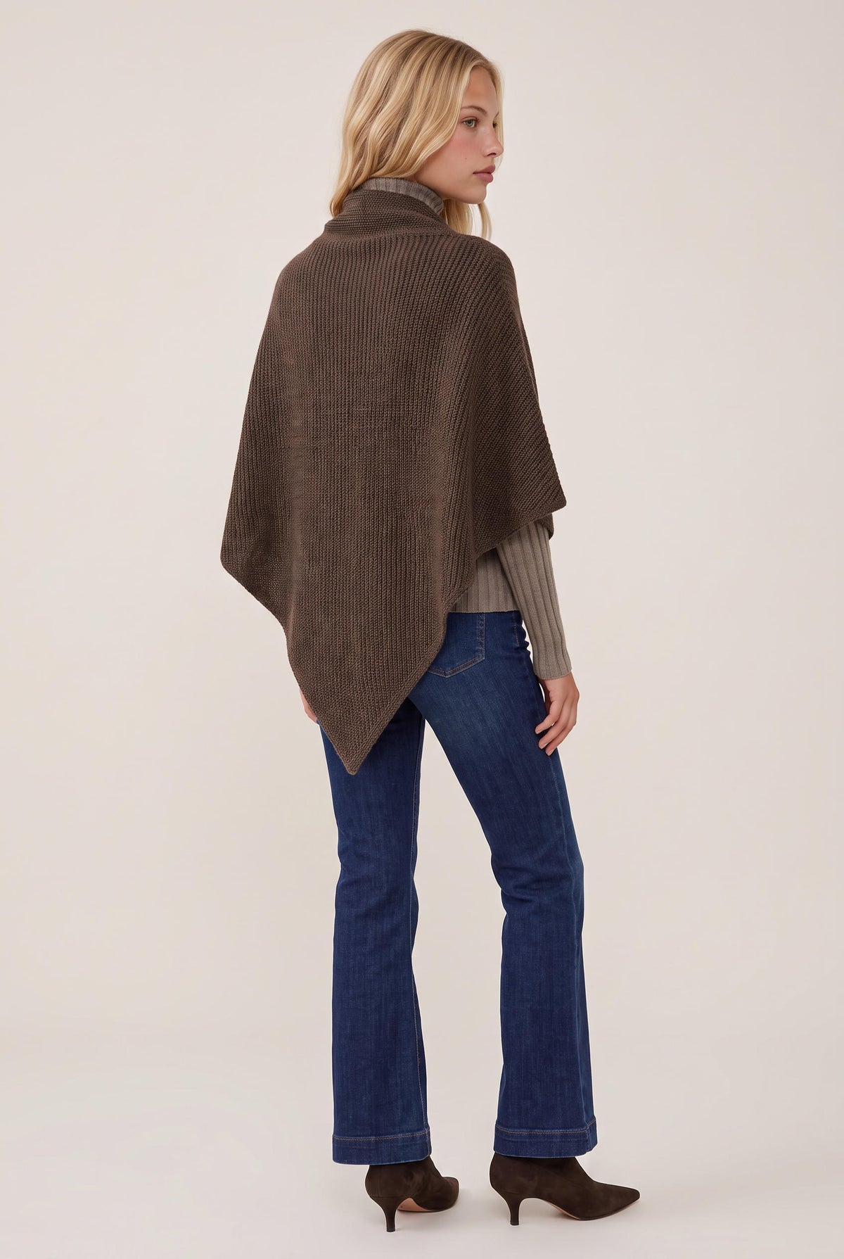 [COFFEE] model wearing Dakota Poncho Scarf posing Front View