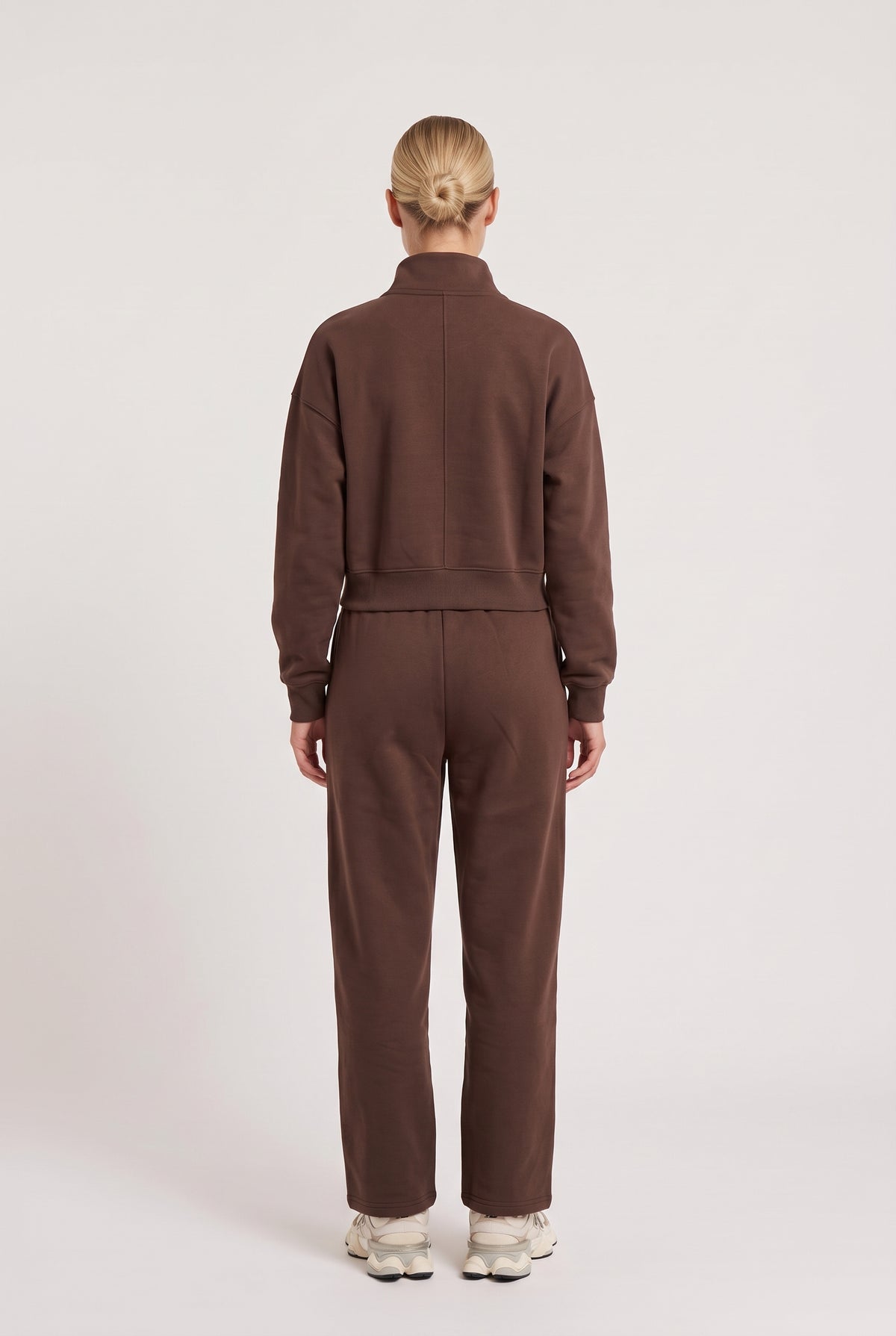 [ESPRESSO] model wearing Everyday Sweatpant posing Back View