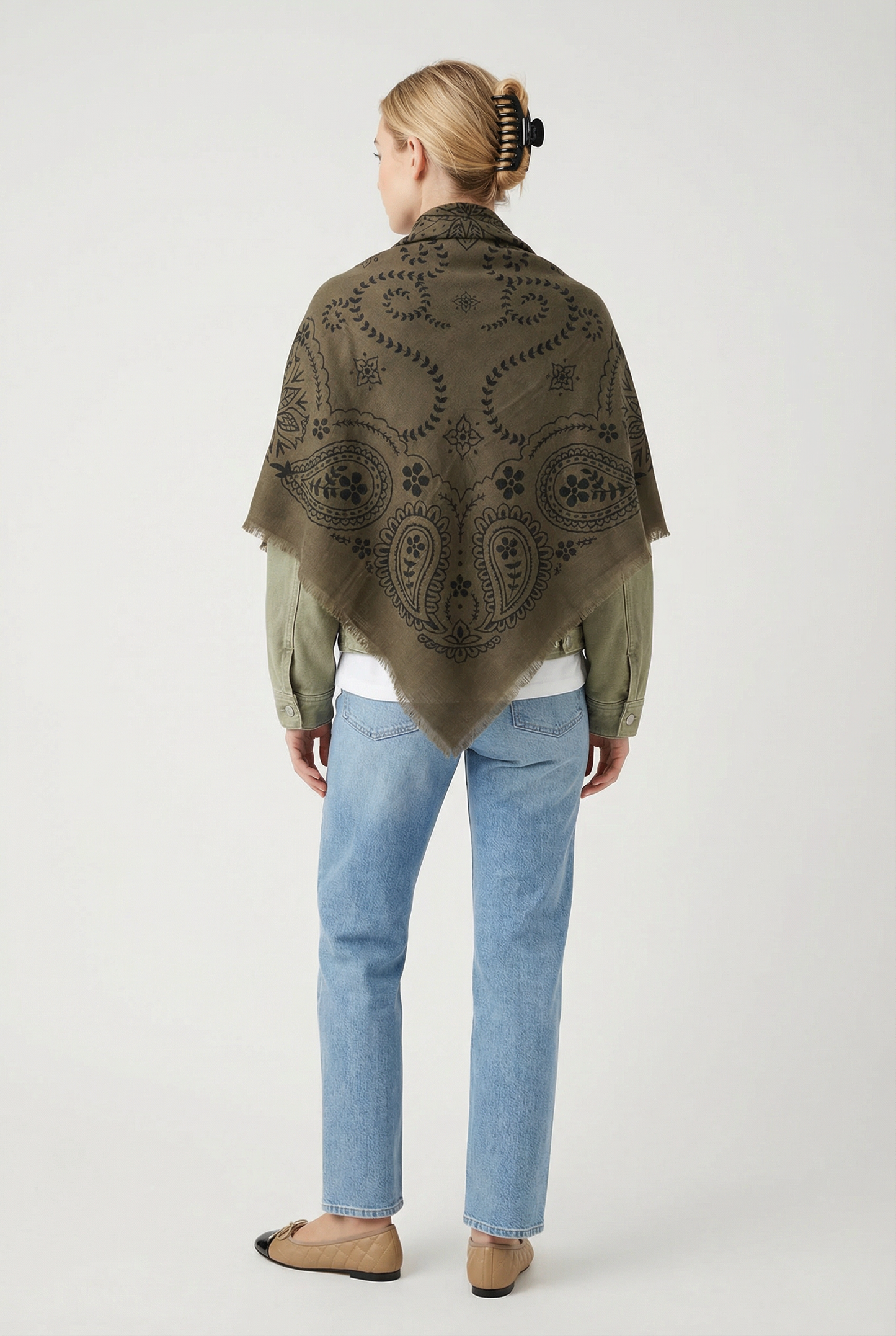 
KHAKI