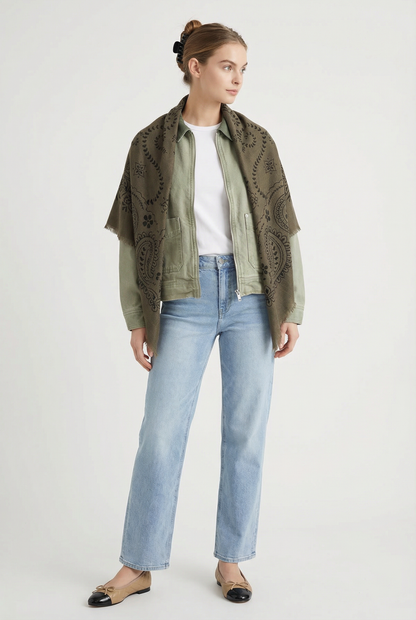 
KHAKI