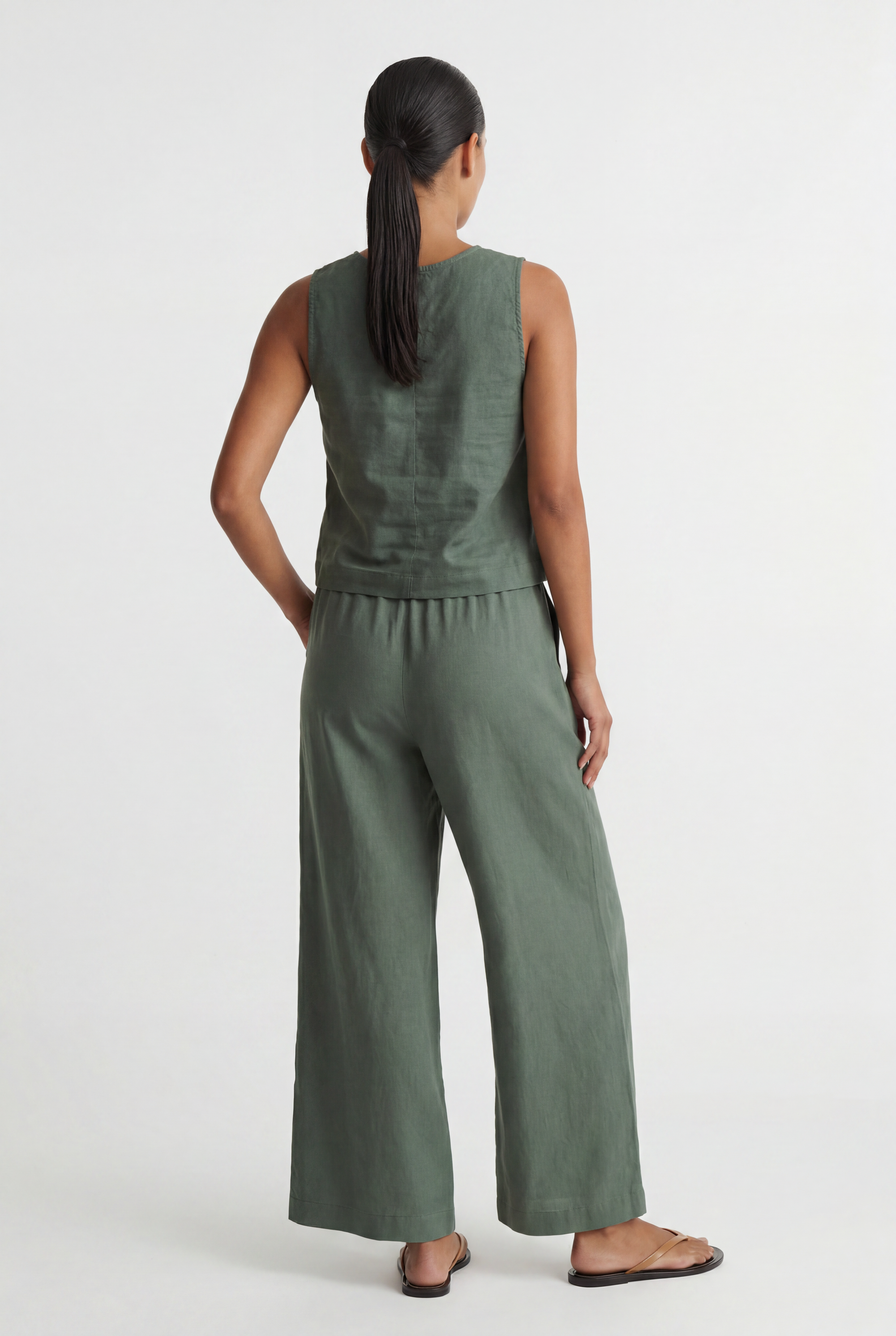 GREEN