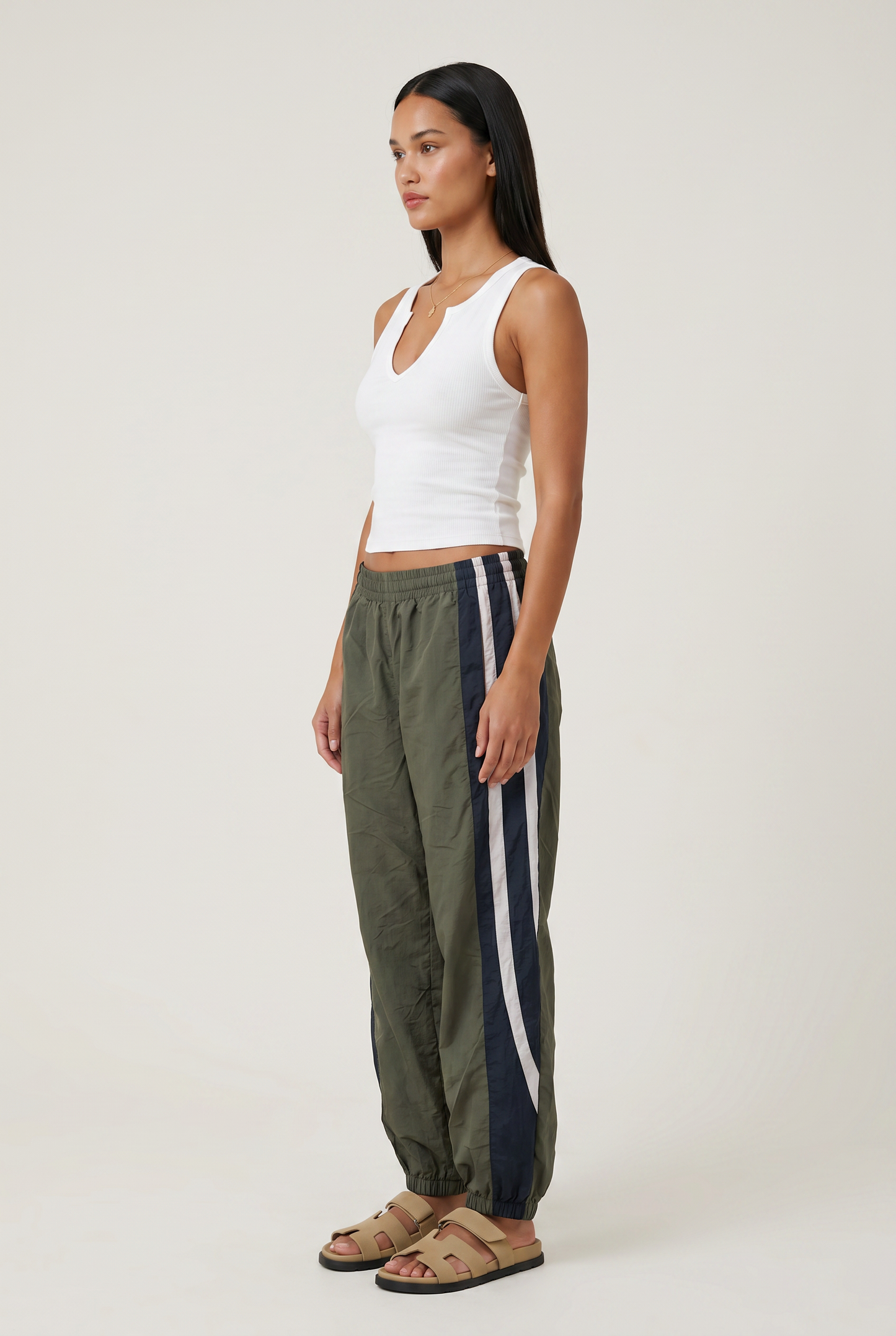 
KHAKI