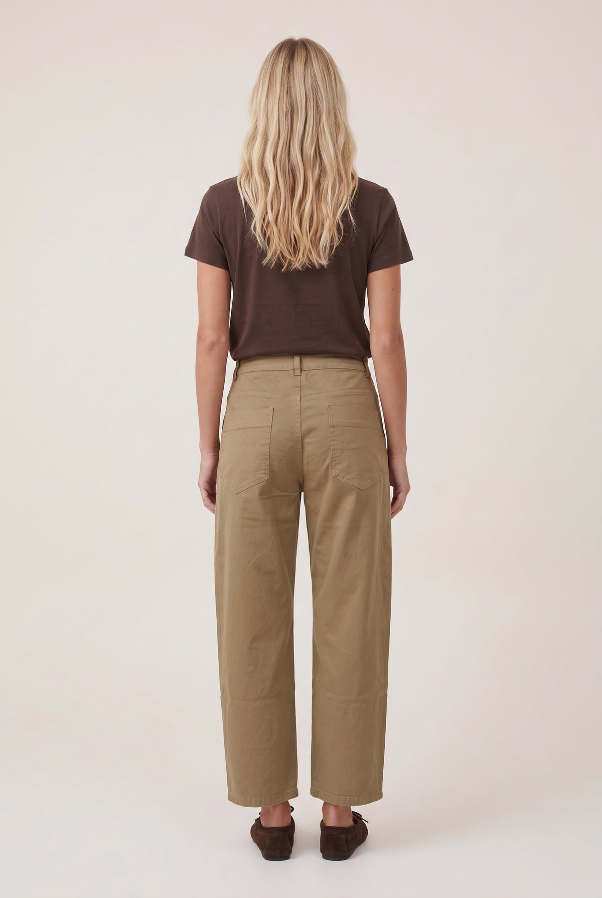 
model wearing AVIV TWILL BARREL PANTS posing Back View