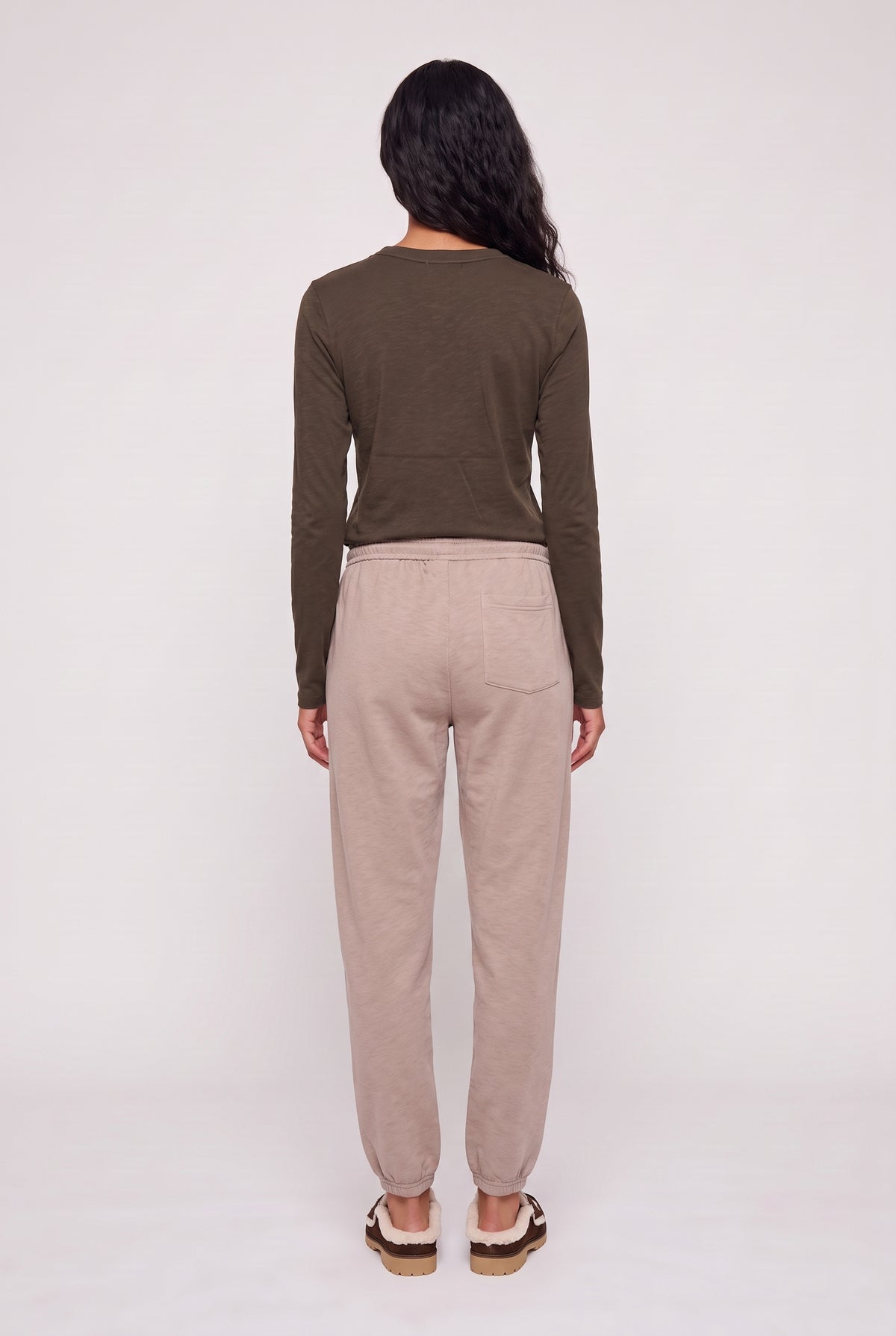 
model wearing Junie Long Sleeve Slub Shirt posing Back View