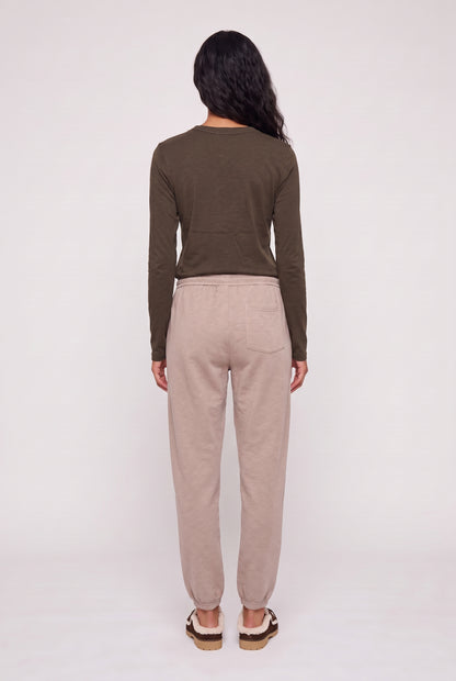 
model wearing Junie Long Sleeve Slub Shirt posing Back View