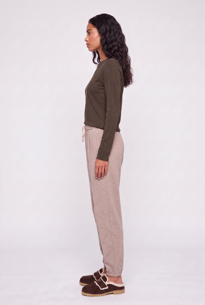 
model wearing Junie Long Sleeve Slub Shirt posing Side View